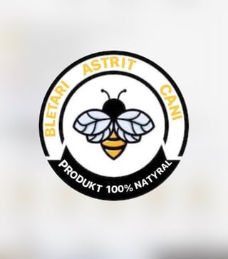 Circular label featuring a bee illustration with yellow and black stripes, surrounded by text reading Bernt Astrid Cann and Produkt 100% Naturyal